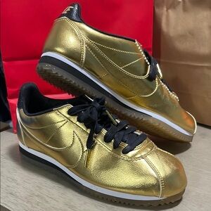 Nike Classic Cortez Gold Metallic Sneakers